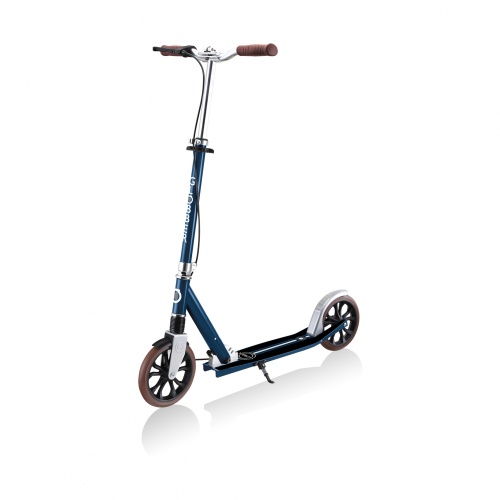 16272897702.1000x1000w