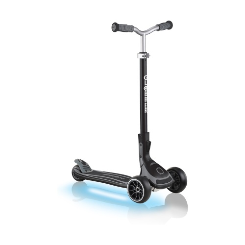 15792747970.1000x1000w