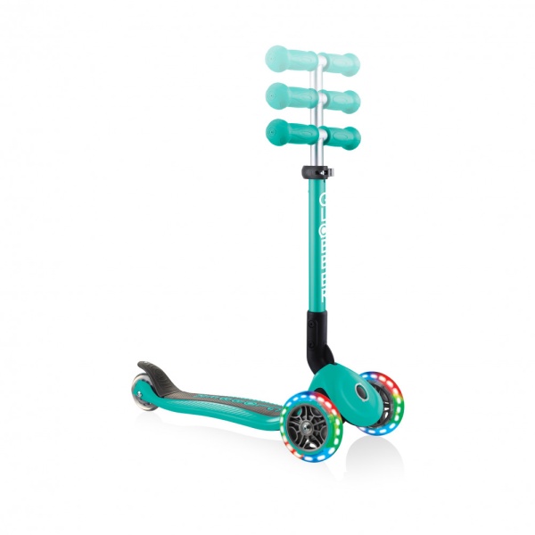 16272881791.1000x1000w