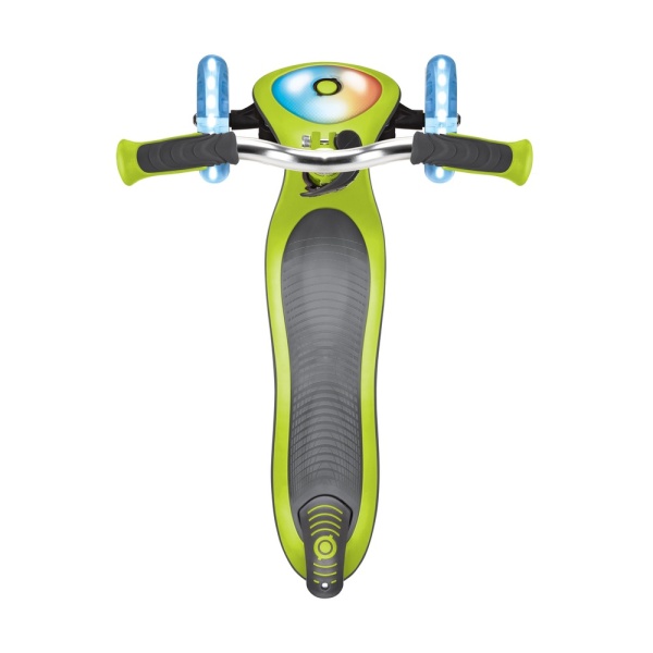 15880850560.1000x1000w