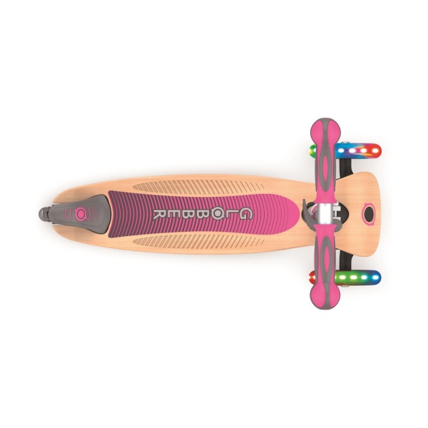 15815879840.1000x1000w